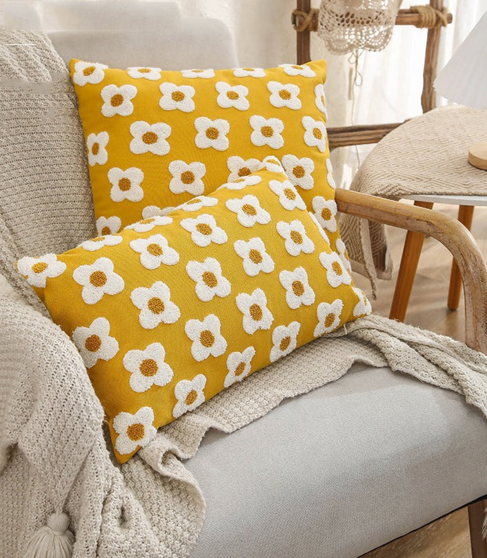 Funda de Cojín LuxeBloom Artisan | Exquisito bordado de margaritas para un toque de elegancia y confort en tu decoración del hogar